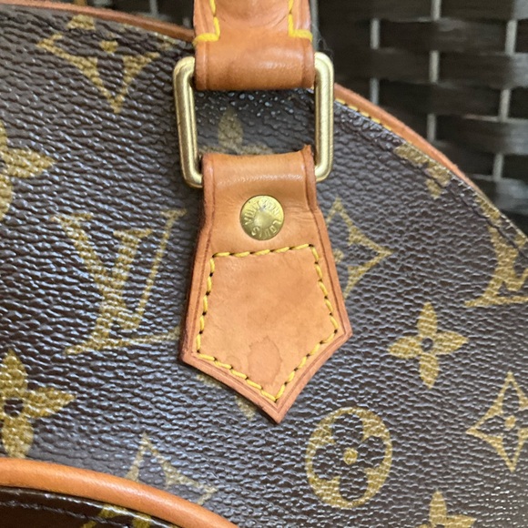 Louis Vuitton LV Monogram Ellipse PM - Picture 11 of 16